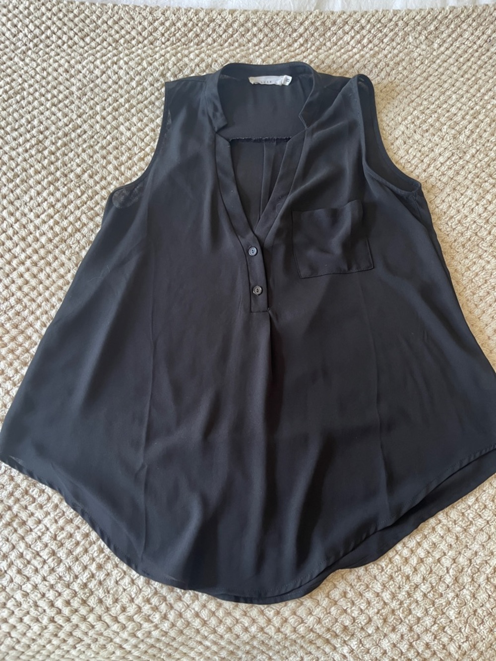 Lush Black Sleeveless V-Neck Pocket Camisole